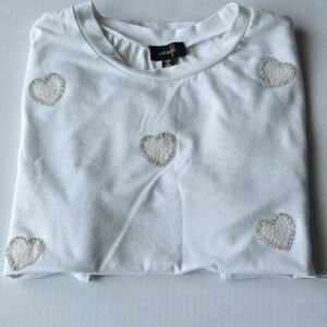 Twelve By Ontwelfth Rhinestone Heart Tee Scalloped Hem White Top Size M